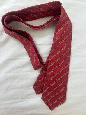 Hermes Burgundy Silk Tie with Gold Chain-Print